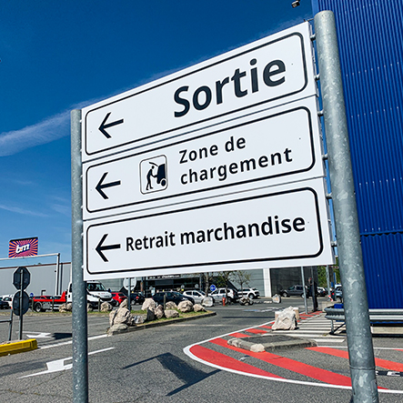 signalétique extérieure ikea