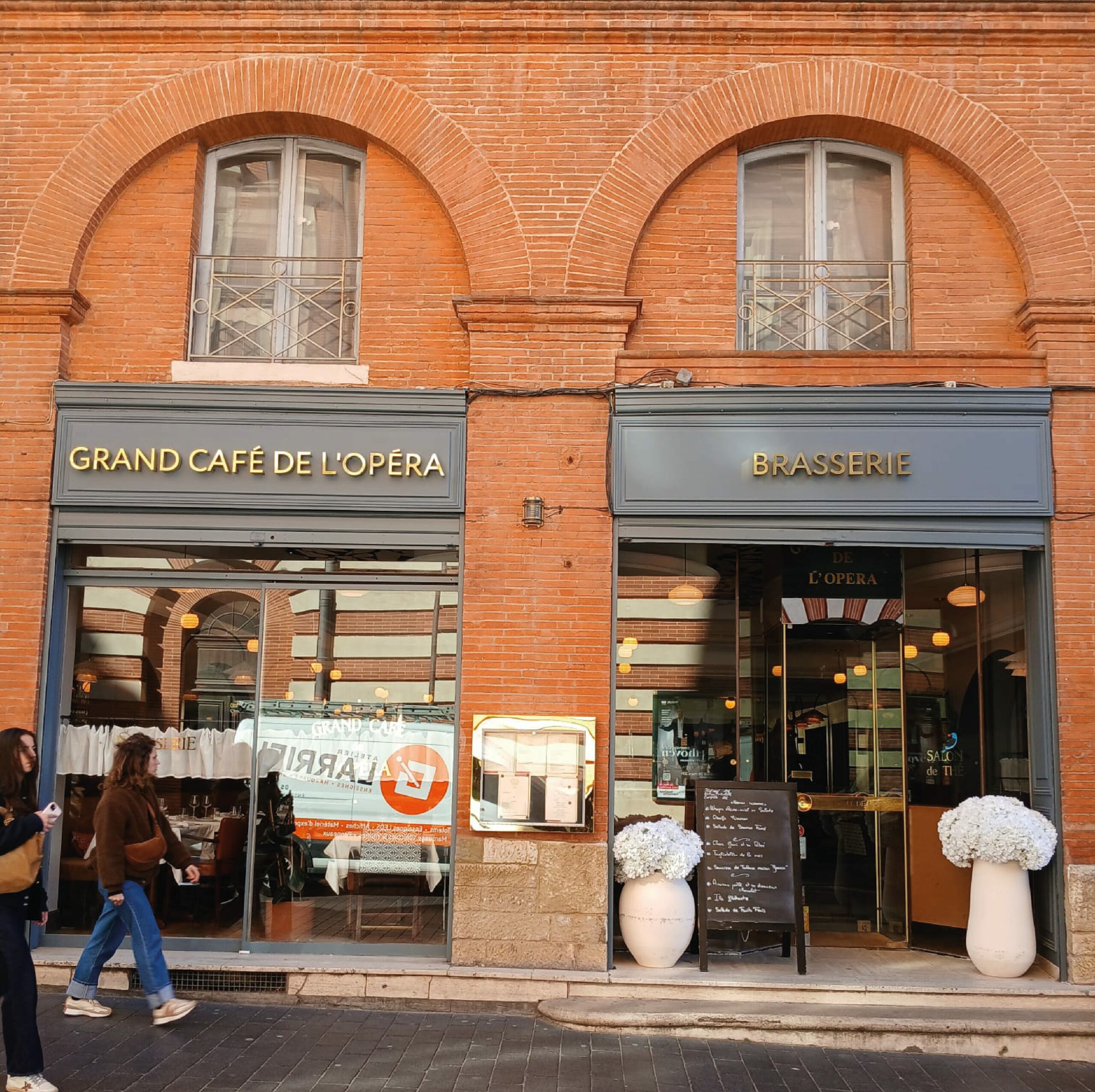 Enseigne lumineuse restaurant bouillon capitole